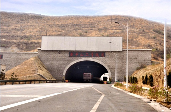 京新高速黄羊山二号隧道（双面）