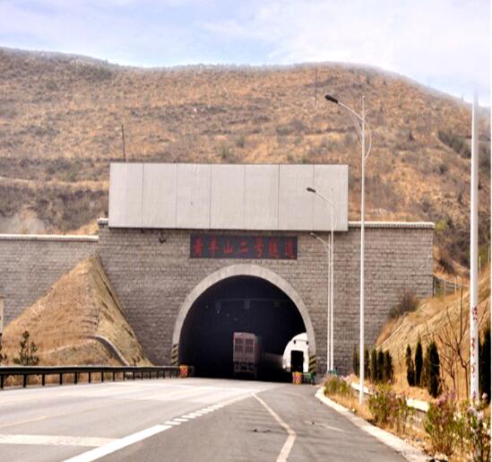 张家口京新高速黄羊山隧道