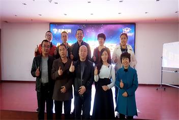在张家口有这样一支户外广告团队